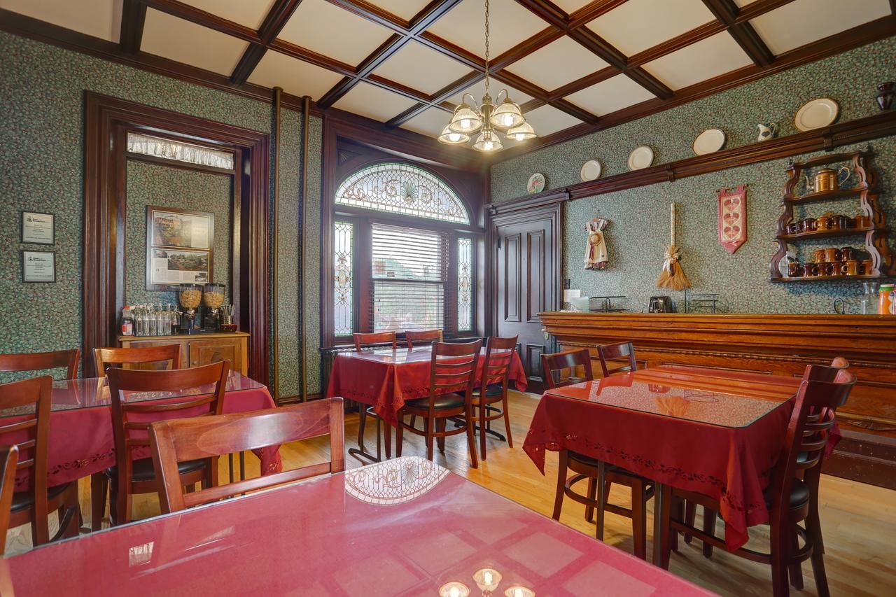 Greystone Manor Bed & Breakfast Bird-in-Hand Exterior foto