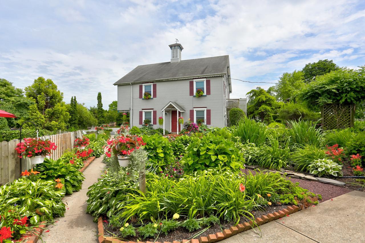 Greystone Manor Bed & Breakfast Bird-in-Hand Exterior foto